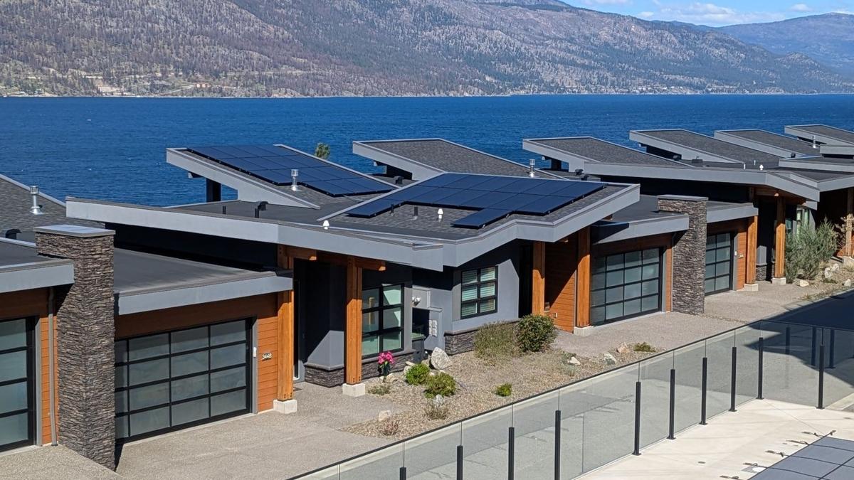 Off-grid home with solar PV & Battery backup