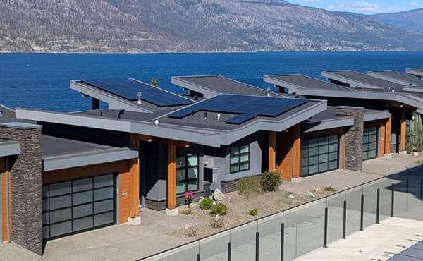 Off-grid home with solar PV & Battery backup