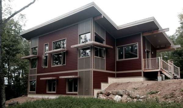 Off-grid LEED Gold house in Low, Quebec