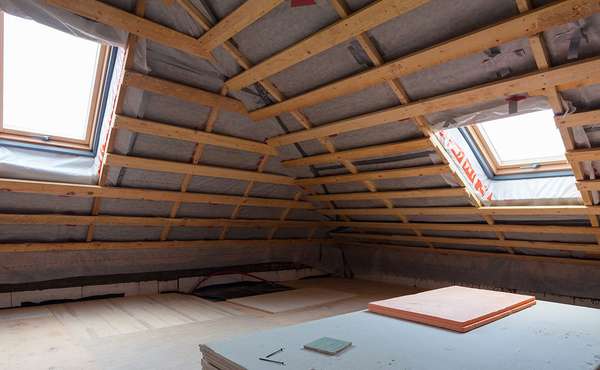 Los tragaluces pueden ser problemáticos en una casa de alto rendimiento.