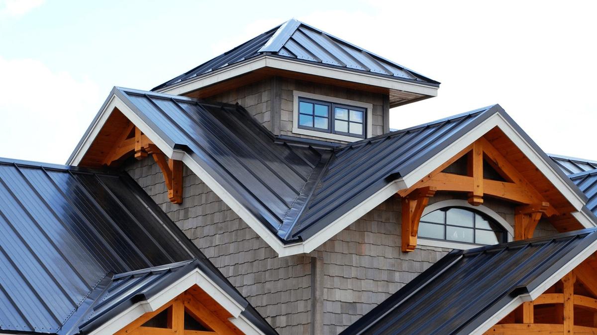 Metal roofing vs asphalt shingles - which roofing material is best?