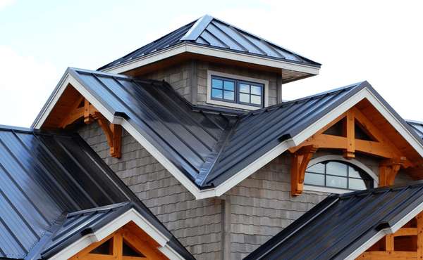 Metal roofing vs asphalt shingles - which roofing material is best?