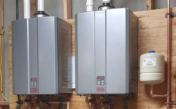 Gas powered tankless water heaters