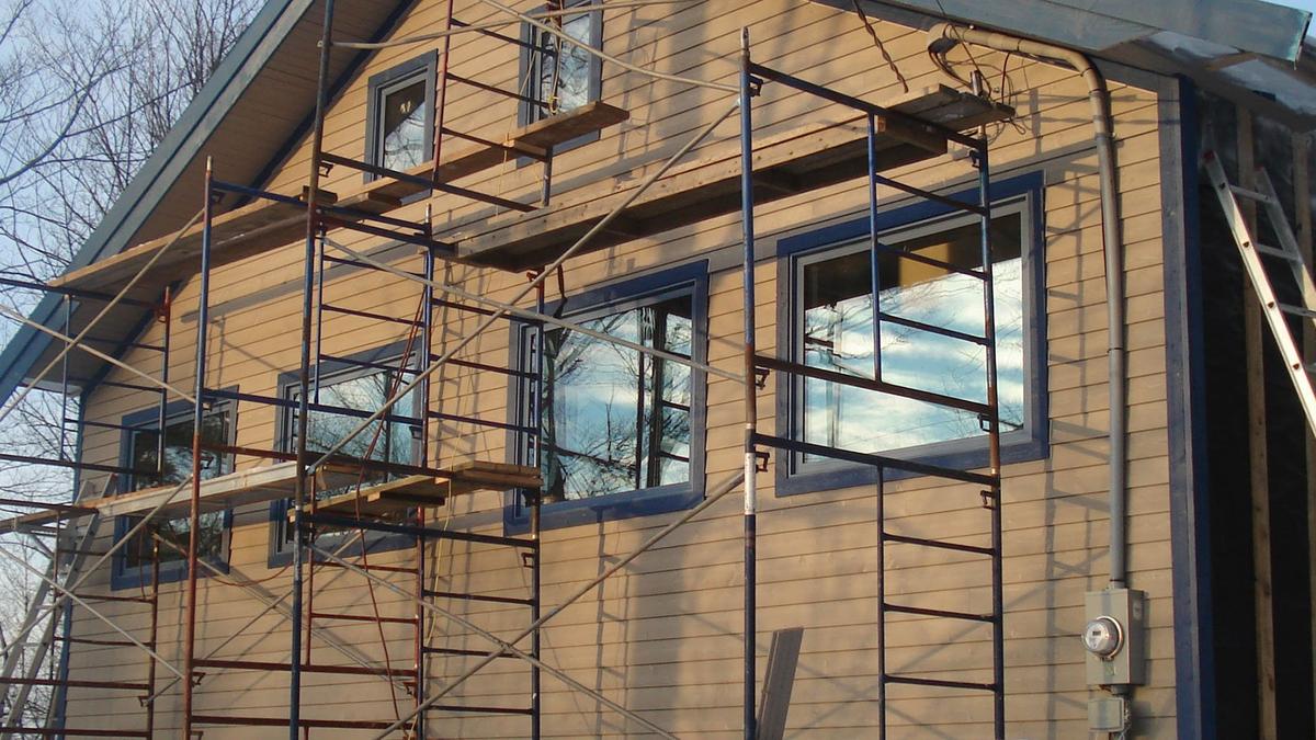 Installation correcte du bardage pour permettre le drainage des murs en bois