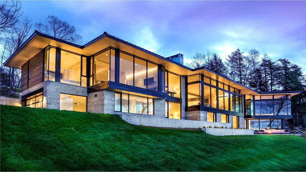 Suspended-film insulating glass windows are high-performance windows