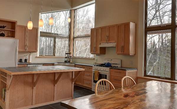 Passively-heated off-grid LEED Gold home