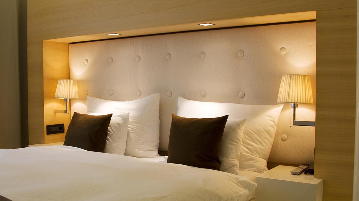 Mixed interior room lighting