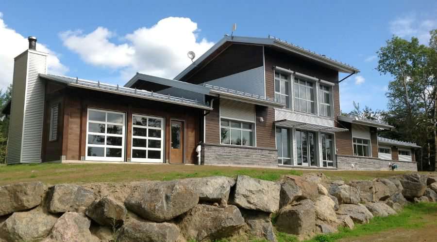 The passive solar home in Lac Kenogami, Quebec