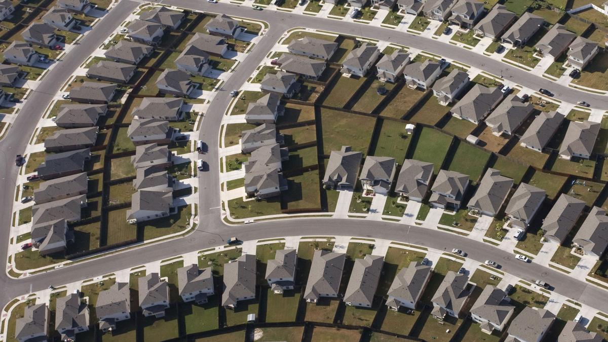 Home Energy labeling, Impact of Mandatory labels on Real Estate prices US Canada
