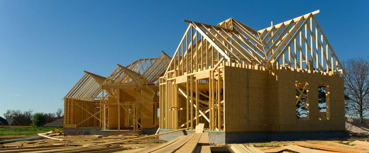 Choosing between OSB or Plywood for house sheathing for Roofs, Walls & Floors.