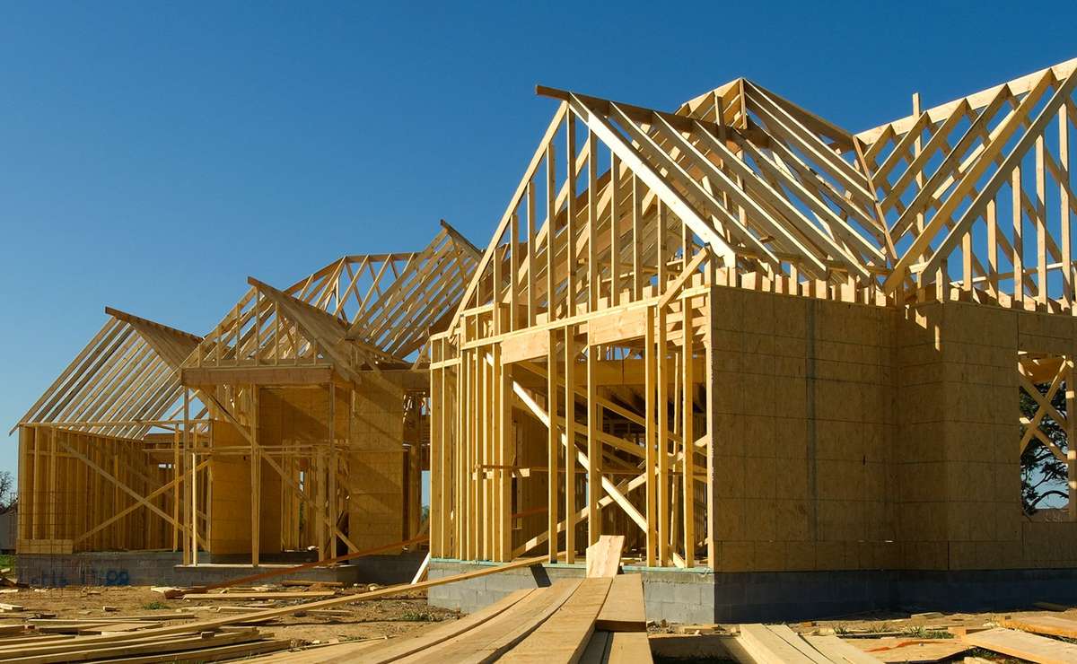 Choosing between OSB or Plywood for house sheathing for Roofs, Walls & Floors.
