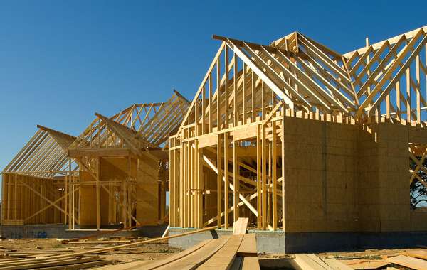 Choosing between OSB or Plywood for house sheathing for Roofs, Walls & Floors.