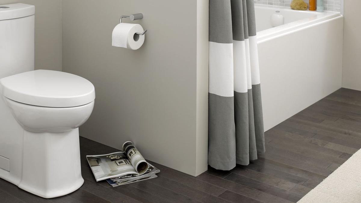 Water efficient Boulevard FloWise toilet from American Standard