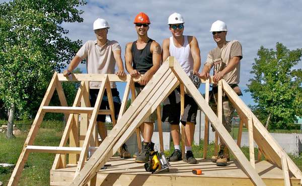Students at New Frontiers School Board to build LEED home to be donate