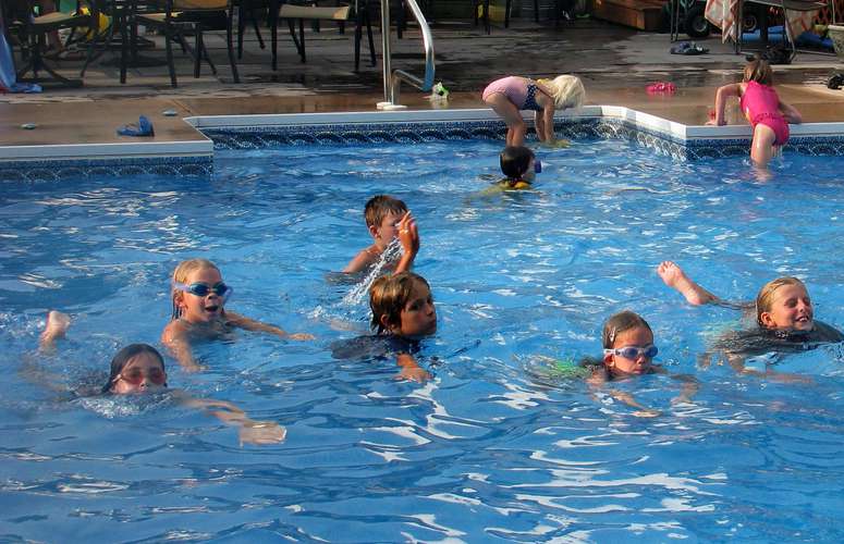 Saving Energy in Swimming Pools and Hot Tubs - Our Top Tips to Save Money