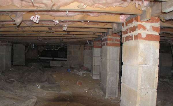 Insulating crawlspaces as part of home renovation