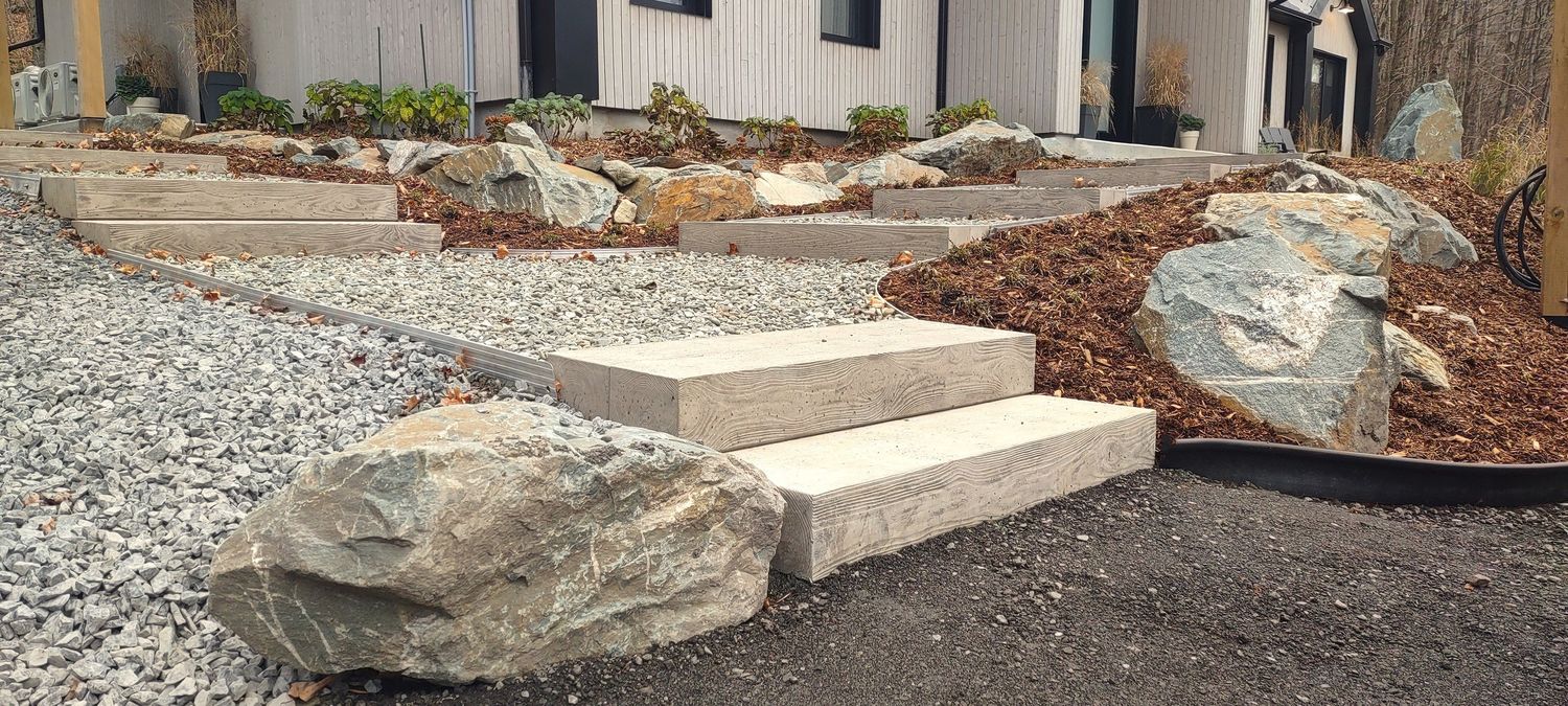 Patio trasero de un proyecto de tipo Paisajismo cerca de Granby - Bromont - Cowansville por Melissa Langlois - Design paysager
