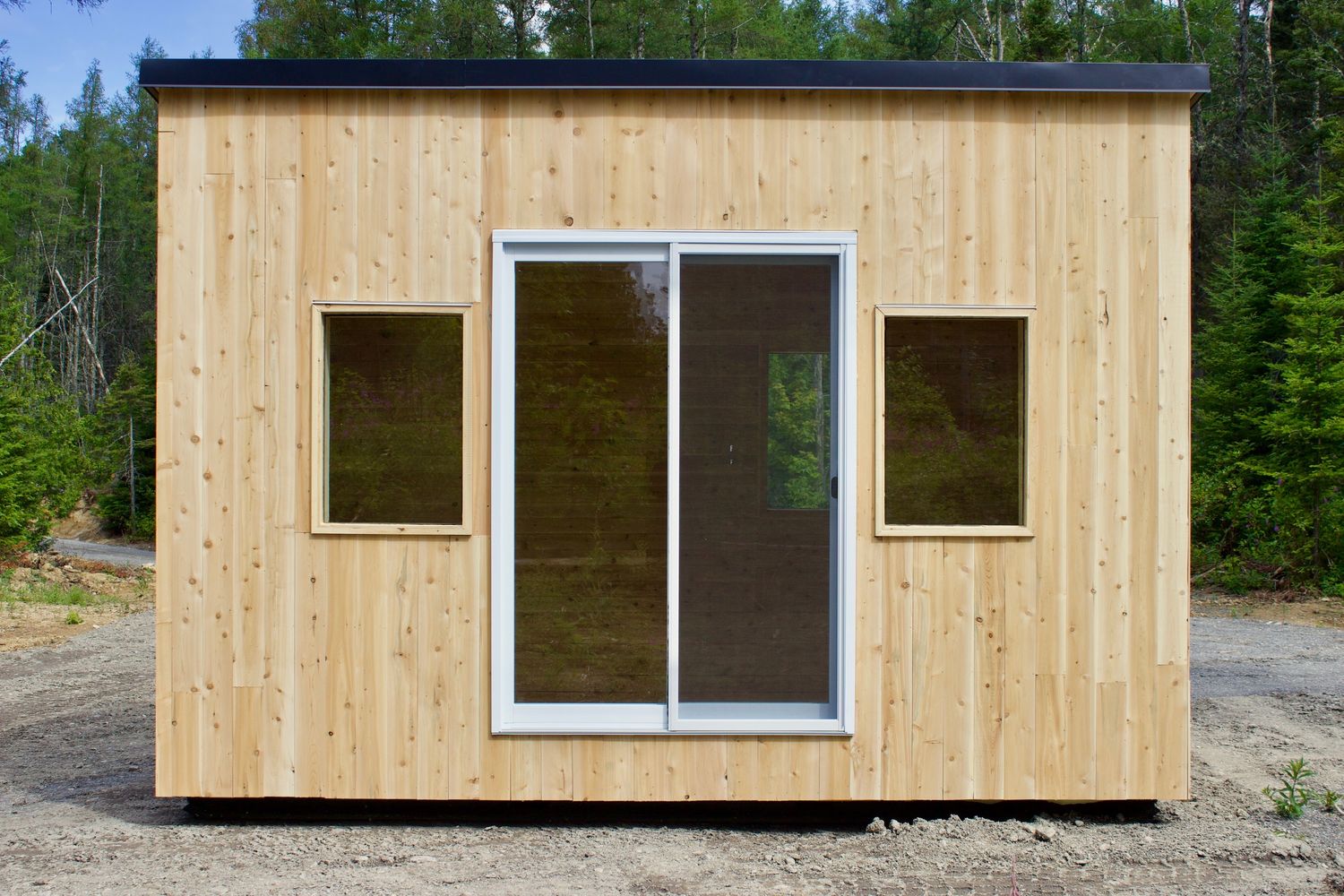 Acabado exterior de un proyecto de tipo Mini casas cerca de Rimouski (Bas-Saint-Laurent) por CAMM Construction