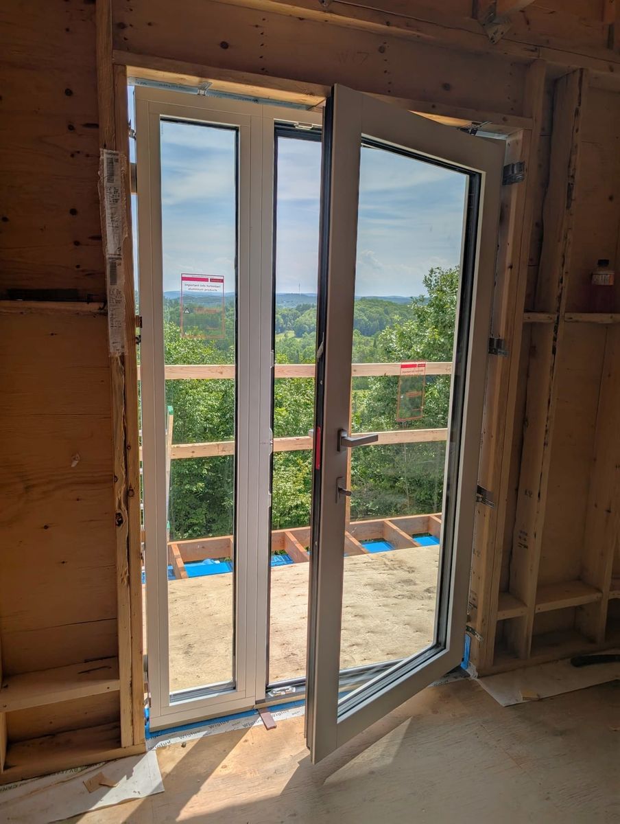  d'un projet de Maisons unifamiliales près de Gatineau (Outaouais) de InterHaus Premium High Performance Windows and Doors