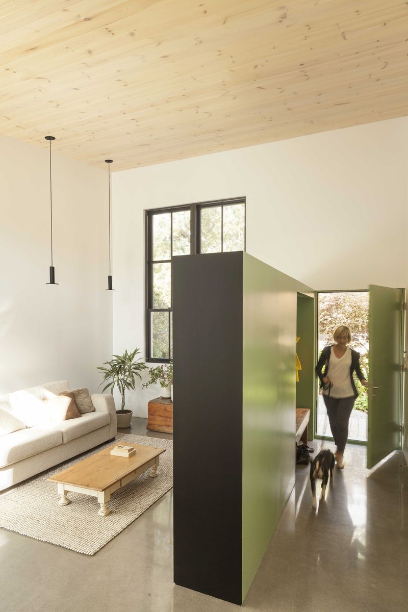 Hall d’entrée d'un projet de Unités d'habitation accessoires (UHA) près de Montréal/Laval/Longueuil (Grand Montréal) de la Shed architecture