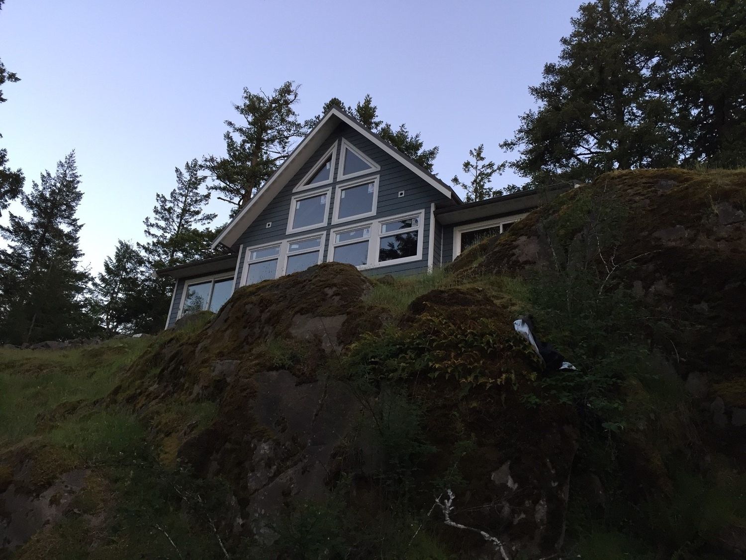 Fachada frontal de un proyecto de tipo Casas Prefabricadas y modulares cerca de Sunshine coast por Pacific Homes