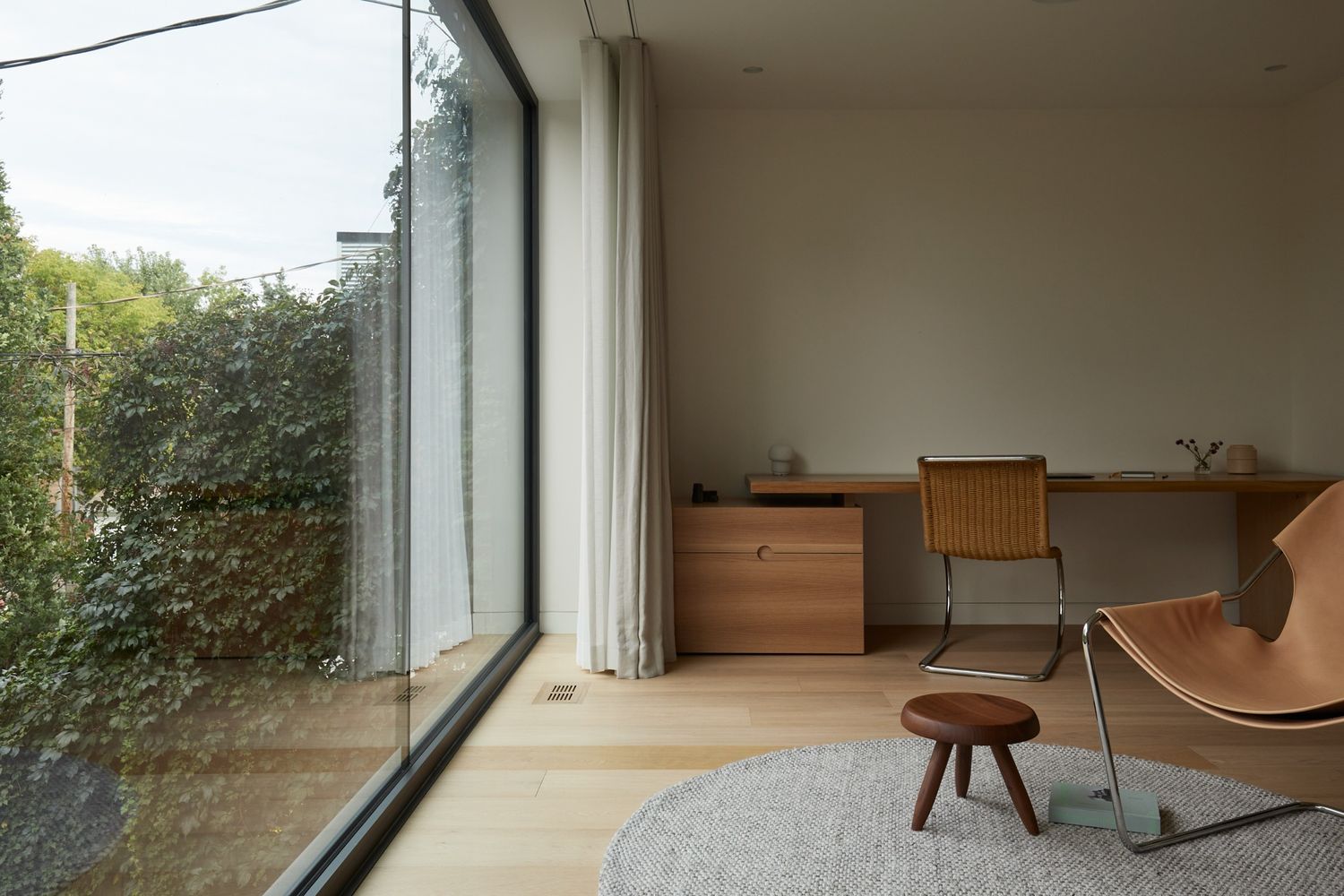 Home Office from a Single family homes project near Montreal (Greater Montreal) by Alexandre Bernier Architecte
