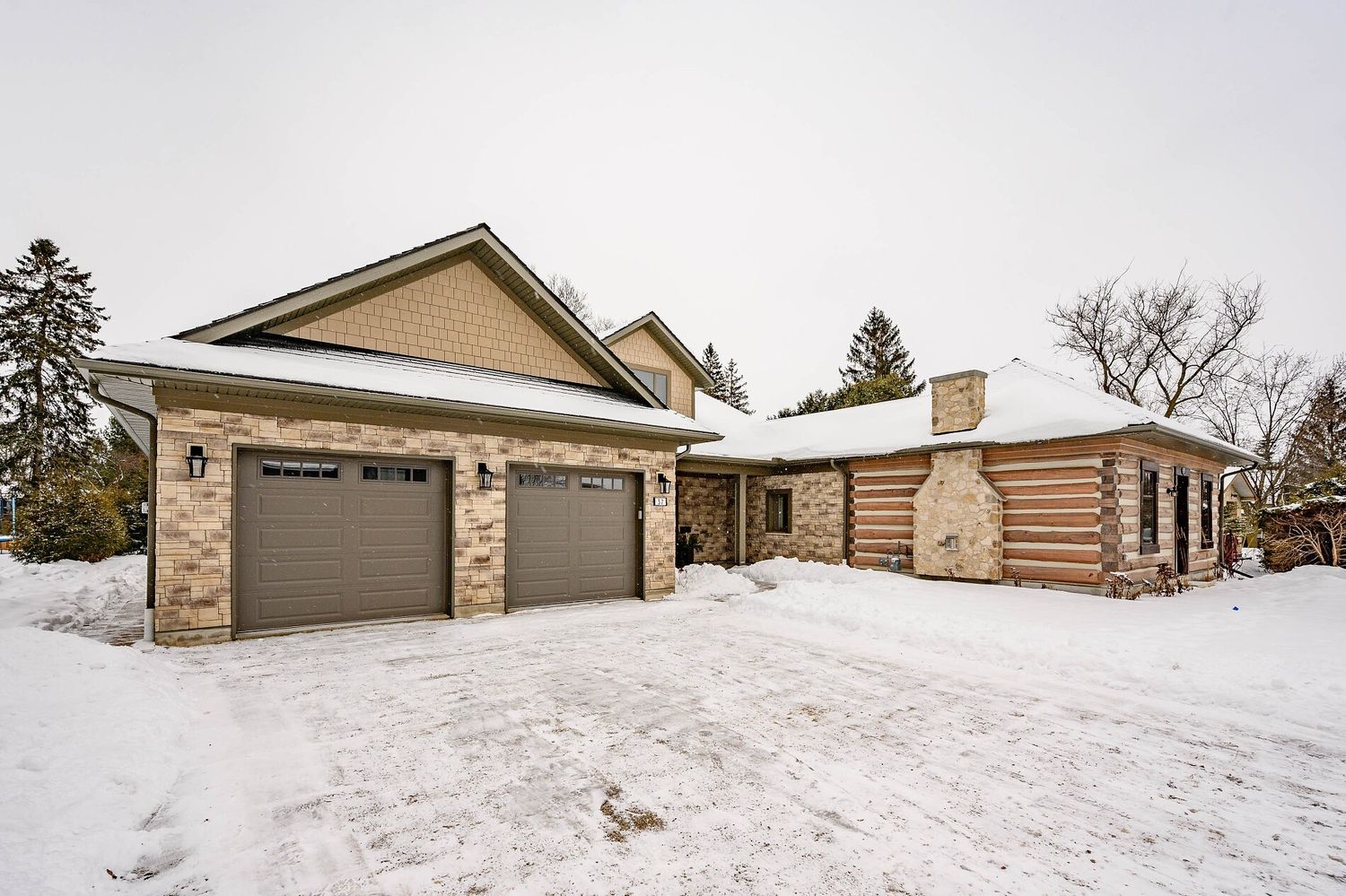 Garage et cabanon d'un projet de Maisons unifamiliales près de Kitchener - Cambridge - Guelph de Quantum Passivhaus