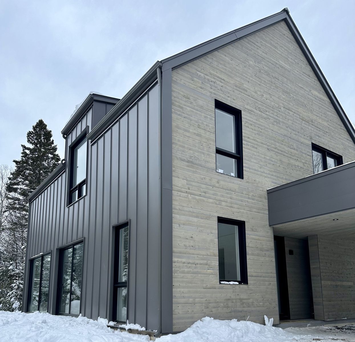 Front Yard from a Single family homes project near Montreal (Greater Montreal) by Toundra construction