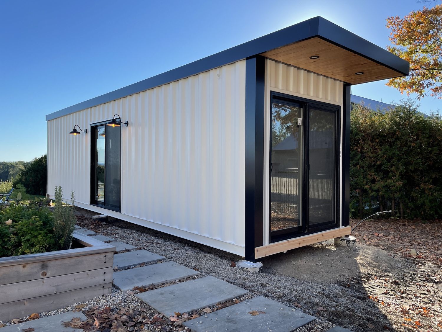 House Exterior from a Accessory Dwelling Units (ADUs) project near Toronto (Greater Toronto) by Ballance Containers