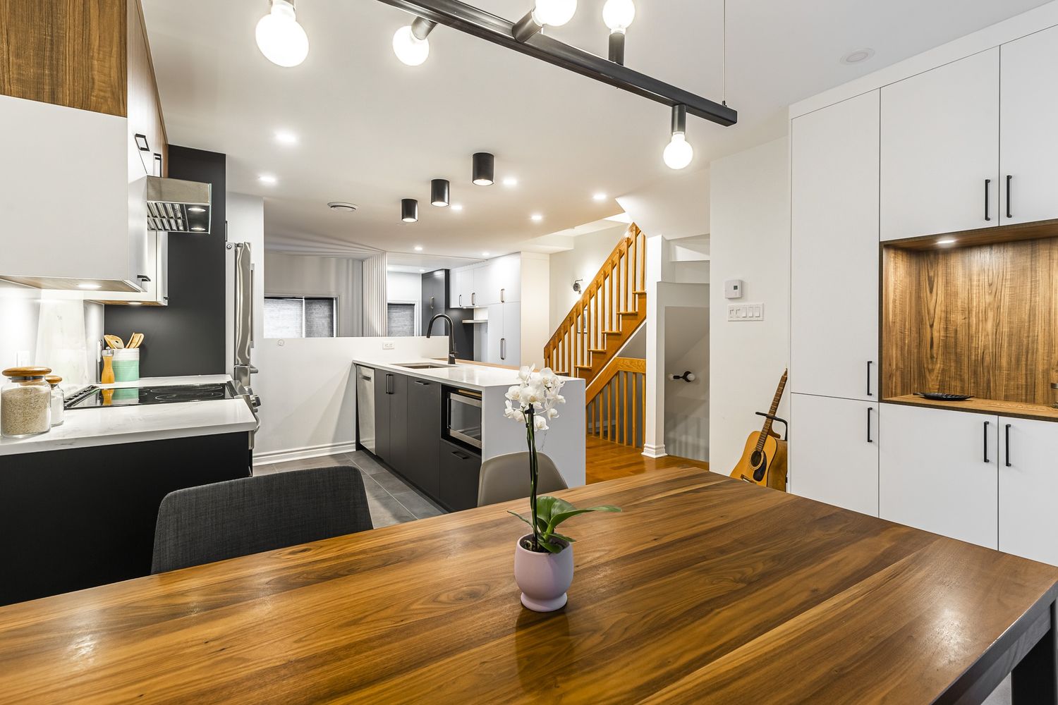 Dining Room from a Single family homes project near Montreal (Greater Montreal) by Mara Design