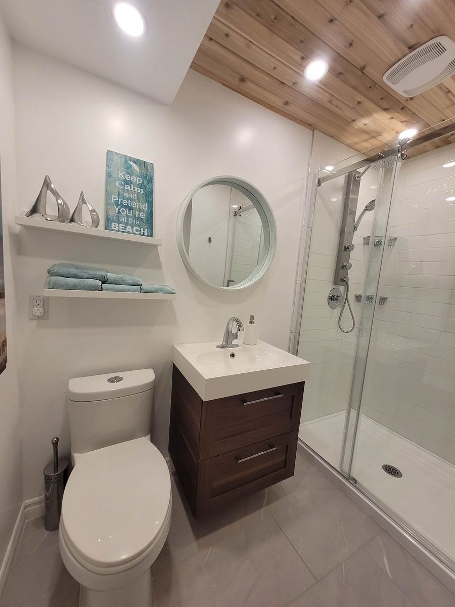 Bathroom from a Bathrooms project near Gatineau (Outaouais) by Les entreprises KD