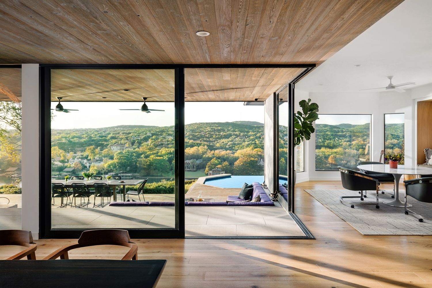 Terrasse et balcon d'un projet de Maisons unifamiliales près de Austin de Clark Richardson Architects