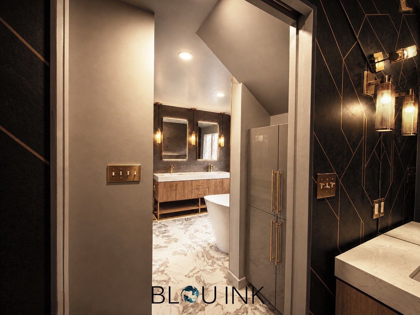 Salle de bain d'un projet de Salles de bains près de New York-Newark-Jersey City de BLOU INK