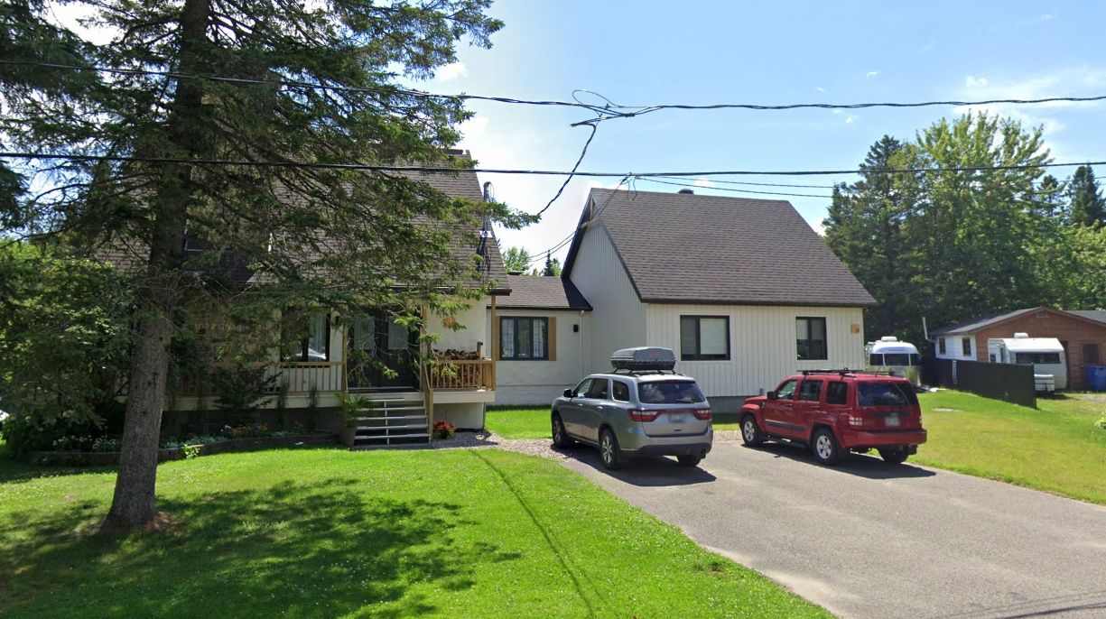 Cour avant d'un projet de Agrandissements de maison près de Québec/Lévis (Ville de Québec) de Groupe Habitech
