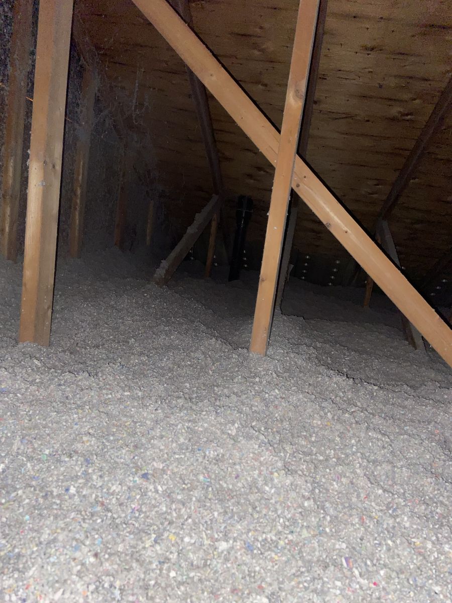 Construcción de interiores de casas de un proyecto de tipo Celulosa soplada cerca de Montreal (Gran Montreal) por QAG Isolation Inc.