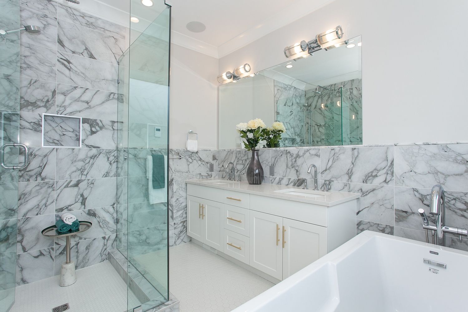 Salle de bain d'un projet de Maisons unifamiliales près de Vancouver (Région du Grand Vancouver) de Ryder Creek Homes