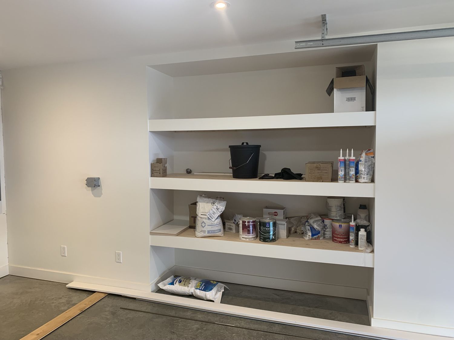 Storage & Closet from a Solid wood frames project near Sherbrooke (Estrie) by Construction Latulippe