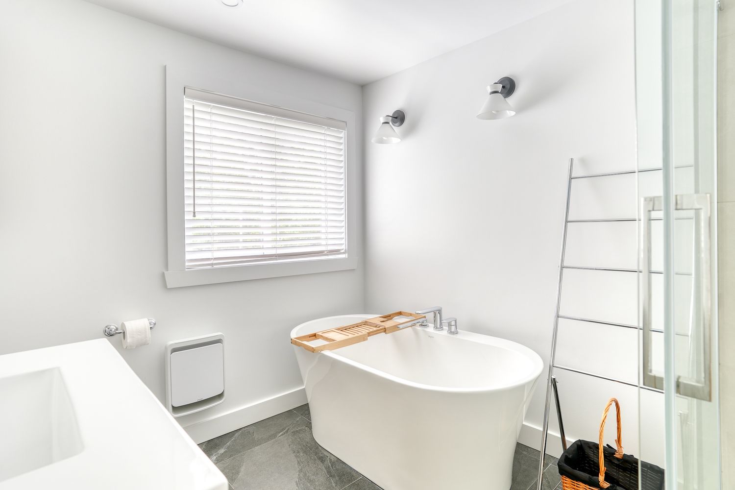 Salle de bain d'un projet de Agrandissements de maison près de Joliette (Lanaudière) de Construction Youri Durand inc.