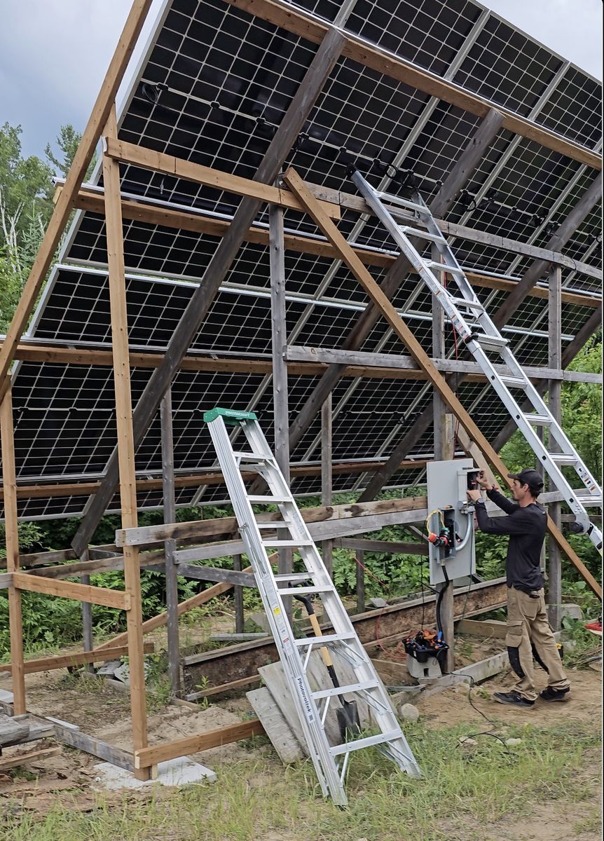 Greenhouse from a Off-Grid photovoltaic systems project near Joliette (Lanaudière) by Alternative Solaire inc.