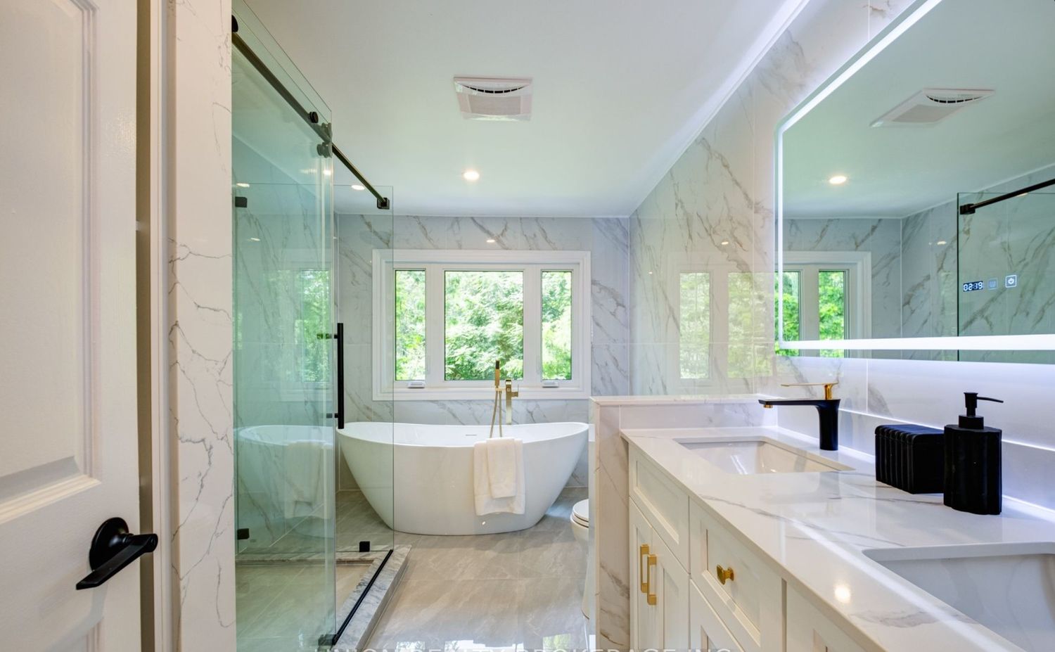  from a Bathrooms project near Toronto (Greater Toronto) by Ace Build Contracting