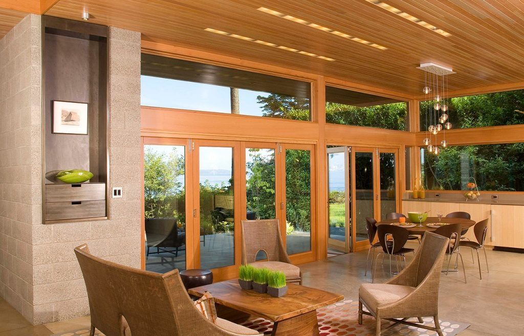 Sala de un proyecto de tipo Viviendas unifamiliares cerca de Spokane por Coates Design Inc.