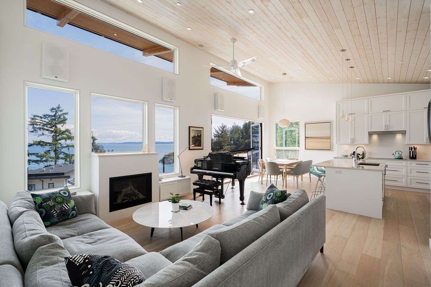  de un proyecto de tipo Viviendas unifamiliares cerca de Vancouver (Gran Vancouver) por Mary Lynn Machado Personal Real Estate Corporation