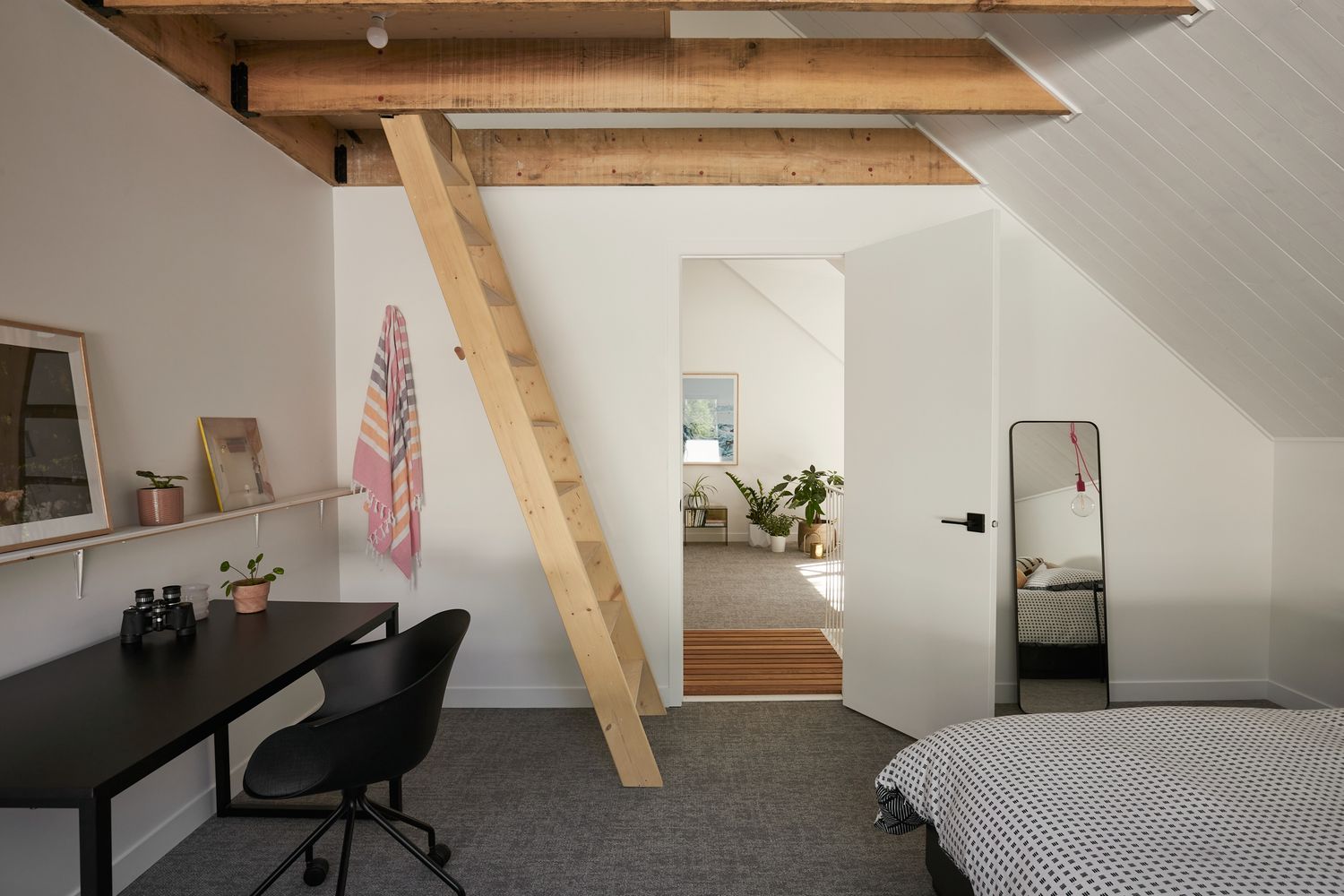 Bedroom from a Single family homes project near Montreal (Greater Montreal) by GHOCHE ARCHITECTE