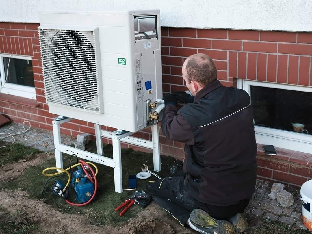 Building mechanicals from a Heat pumps project near New York-Newark-Jersey City by Scottish Energy Saving