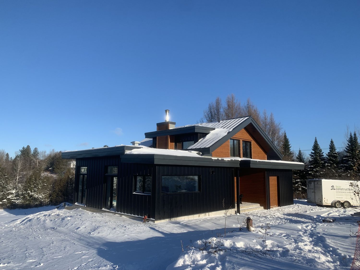 House Exterior from a Single family homes project near Sherbrooke (Estrie) by JL éco-construction