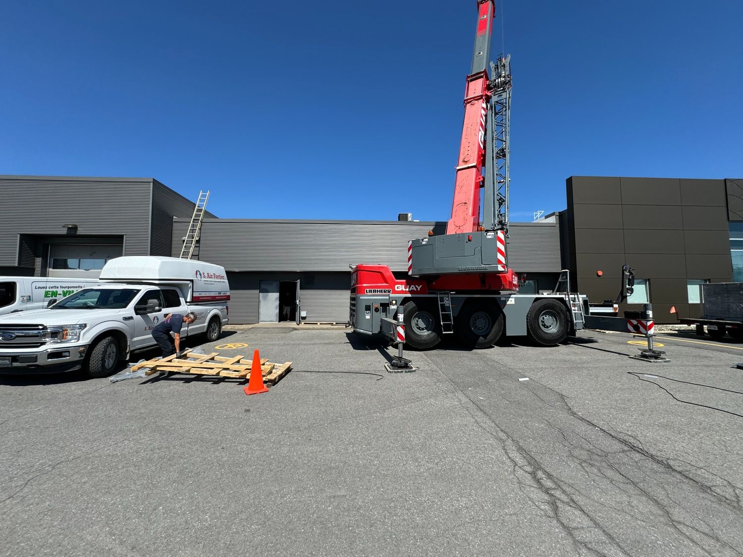 Travaux - Extérieur d'un projet de Thermopompes près de Saint-Jean-sur-Richelieu (Montérégie) de S. Air Fortier