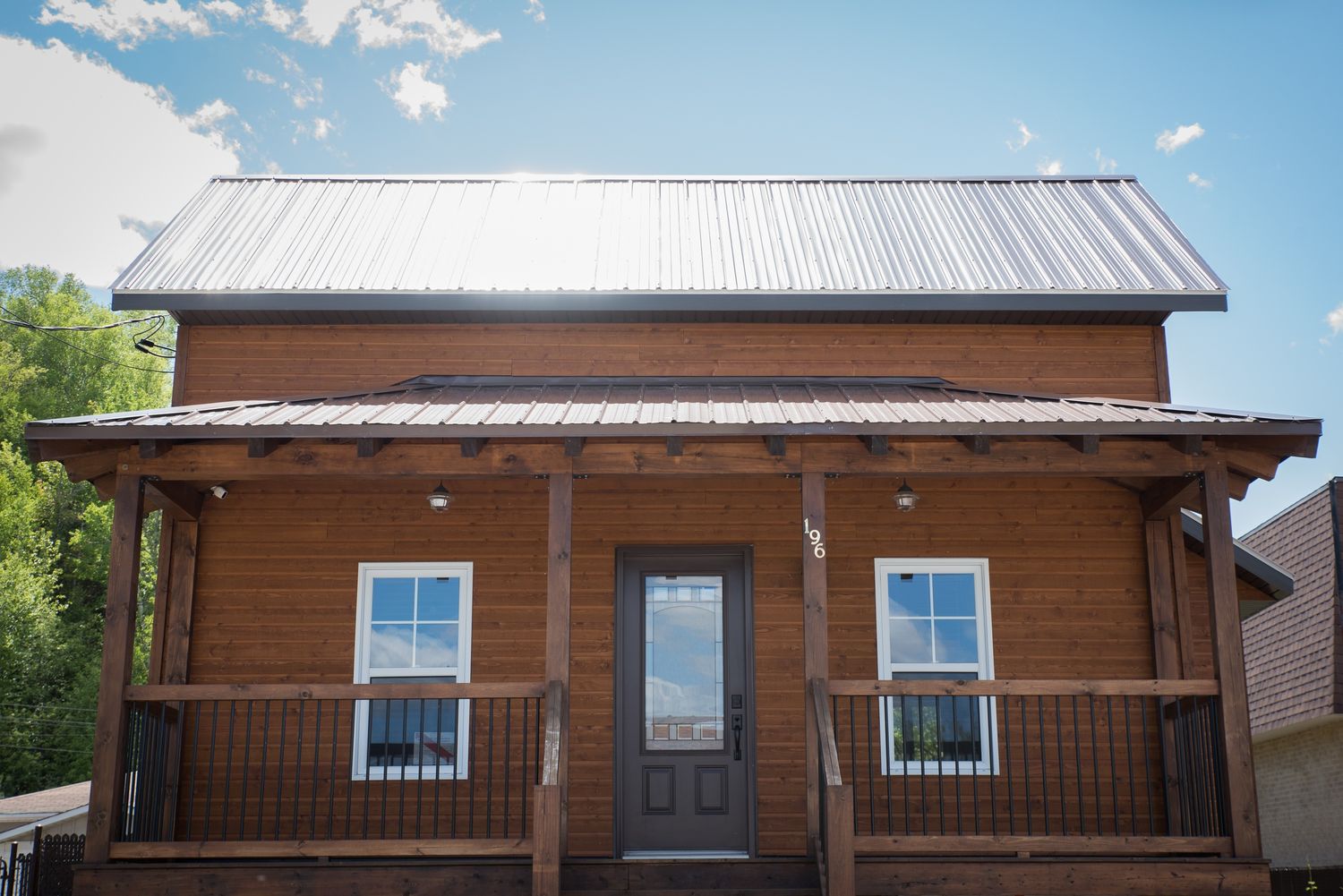 House Exterior from a Exterior siding and cladding project near Saguenay - Lac-Saint-Jean by Le Mur Porteur | Coopérative de travail