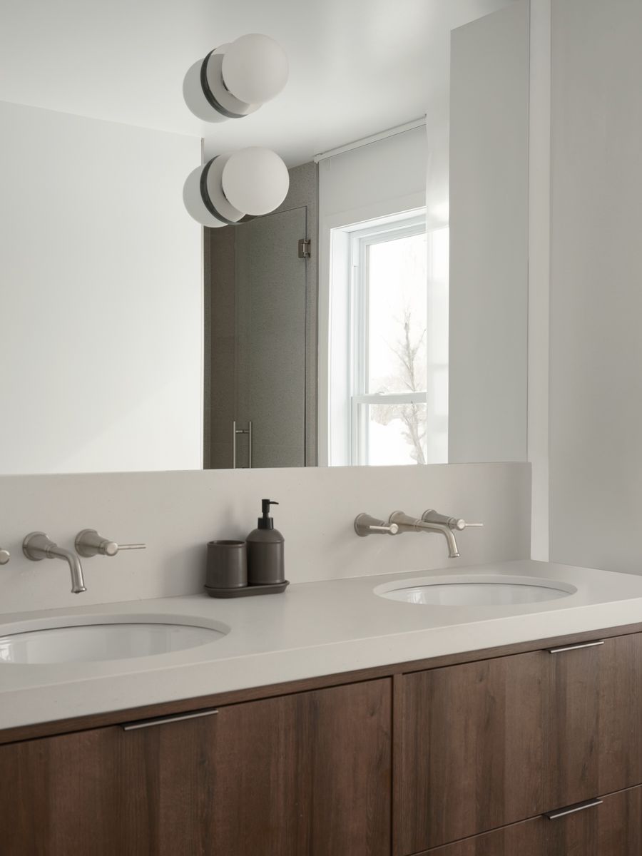 Salle de bain d'un projet de Maisons unifamiliales près de Montréal/Laval/Longueuil (Grand Montréal) de Écorce architecture écologique