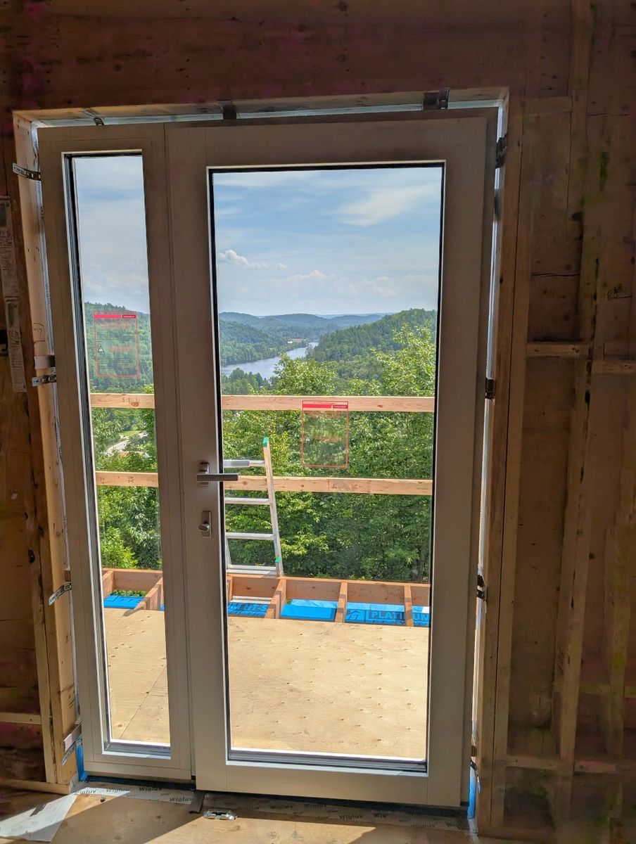  d'un projet de Maisons unifamiliales près de Gatineau (Outaouais) de InterHaus Premium High Performance Windows and Doors