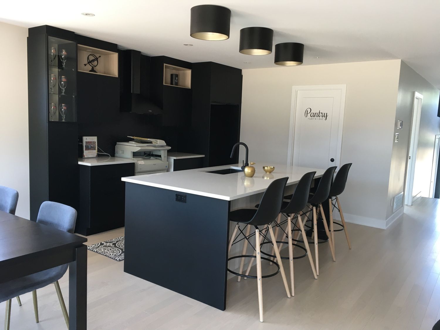 Cocina de un proyecto de tipo Viviendas unifamiliares cerca de Granby - Bromont - Cowansville por GAÉTAN SIROIS CONSTRUCTION INC